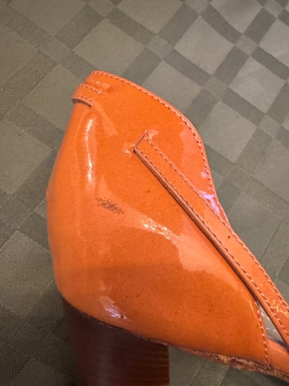 Kate Spade Coral D’Orsay Patent Leather Heels. - Picture 12 of 12